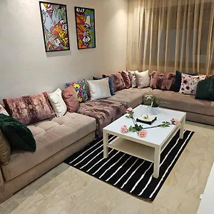 Luxury Living 3 Bedroom With Garden Terrace And Private Balcony Appartement